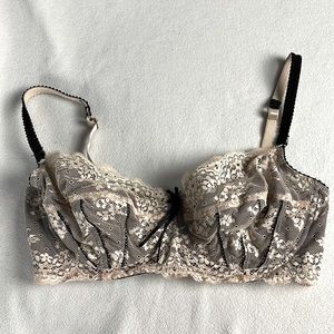 Elle Macpherson Lace Bra Underwire Size 34DD